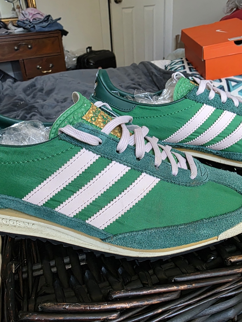 adidas Gazelle Indoor Suede Green & Pink  Size 7.5W